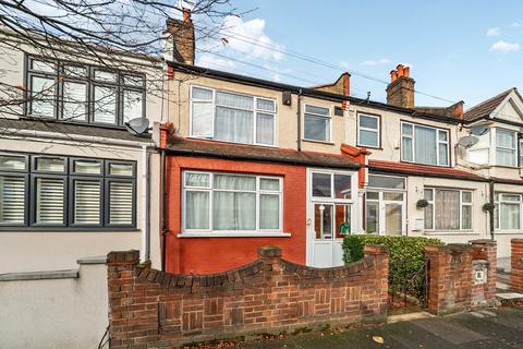 3 bedroom terraced house for sale, Cromer Road, London, SW17