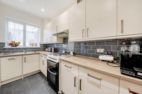 3 bedroom terraced house for sale, Cromer Road, London, SW17