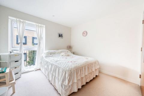 3 bedroom flat for sale, Stanmore Place, Stanmore, HA7