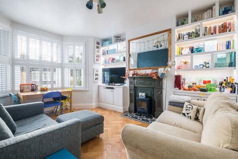 2 bedroom flat for sale, Flat B, Arngask Road, London