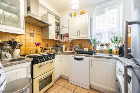 3 bedroom flat for sale, Clarendon Road, Notting Hill, London, W11