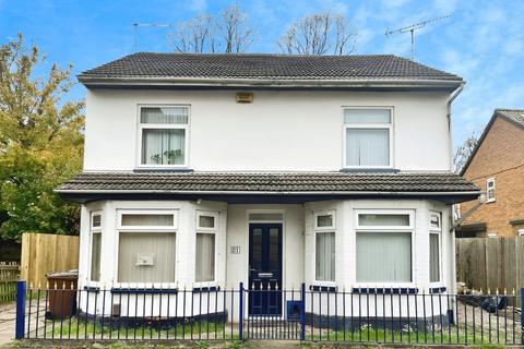 3 bedroom detached house to rent, 117 Ilkeston Road, Nottingham NG7