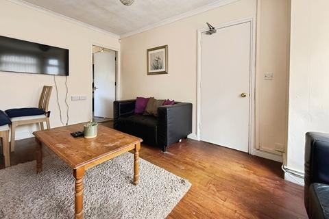 3 bedroom detached house to rent, 117 Ilkeston Road, Nottingham NG7