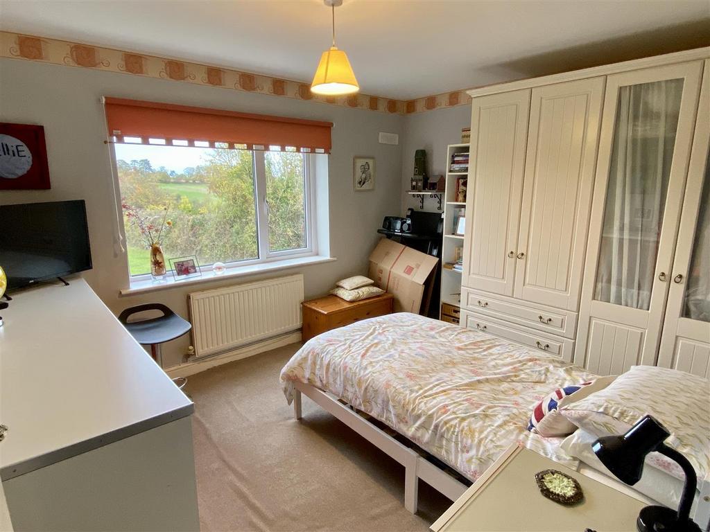 Bedroom 2.jpg