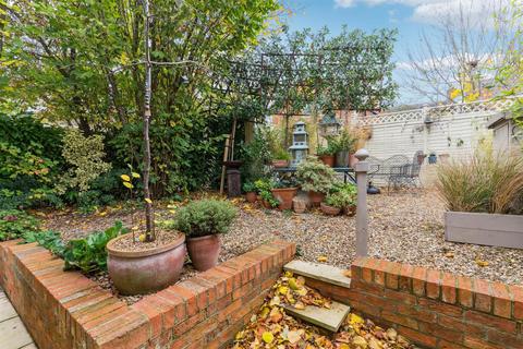 undefined, East Street, Olney