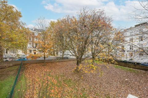 2 bedroom flat for sale, Hallfield Estate, Paddington, London, W2