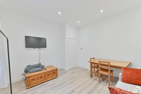 1 bedroom flat for sale, Southampton Way, Peckham, London, SE5