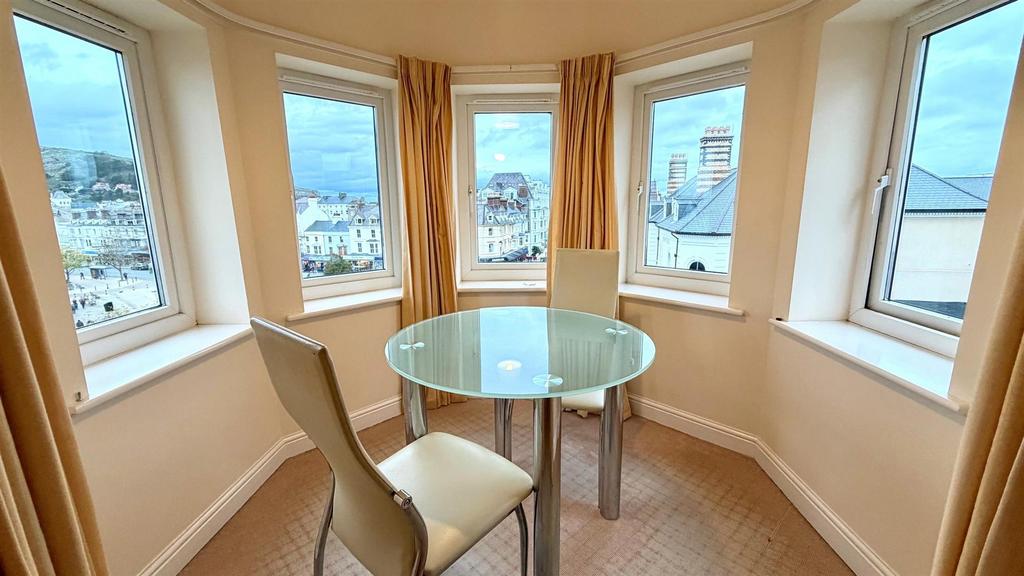 Turret/dining area