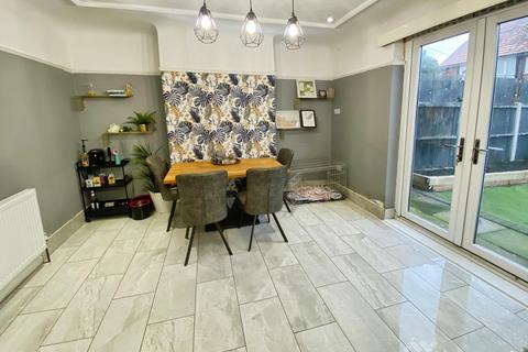 undefined, Shrewsbury Avenue, Waterloo, Liverpool, L22