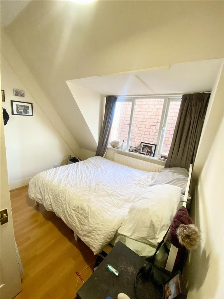 BEDROOM 1 ANGLE.jpg