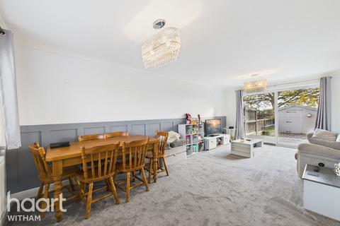 3 bedroom end of terrace house for sale, Yew Close, Witham