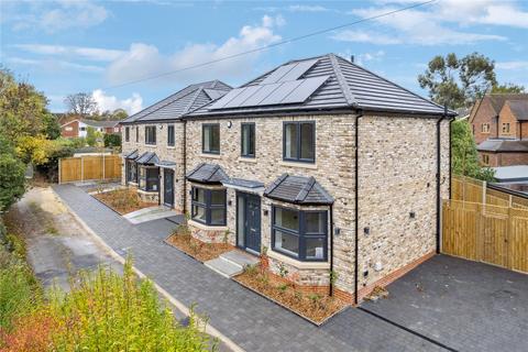 New Pond Road, Holmer Green, High Wycombe, Buckinghamshire, HP15