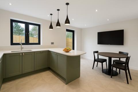 3 bedroom semi-detached house for sale, New Pond Road, Holmer Green, High Wycombe, Buckinghamshire, HP15