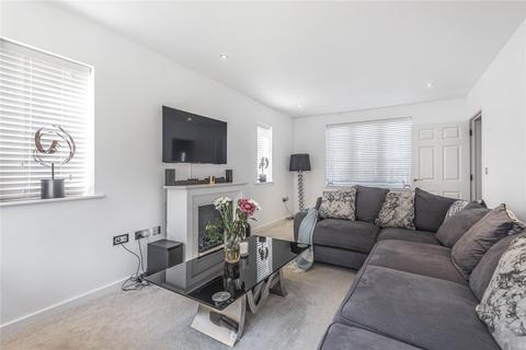 4 bedroom detached house to rent, Savernake Way, Hampshire SO50