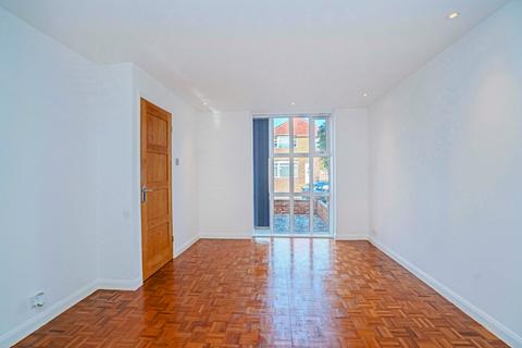 3 bedroom end of terrace house for sale, Clonmel Road, Teddington, TW11
