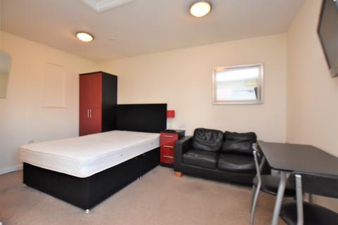 Studio to rent, The Old Bell, Pines Hill, Stansted, CM24