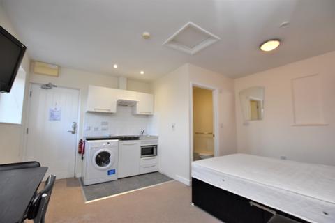 Studio to rent, The Old Bell, Pines Hill, Stansted, CM24