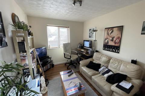 1 bedroom ground floor flat for sale, Sarum Close, Salisbury SP2