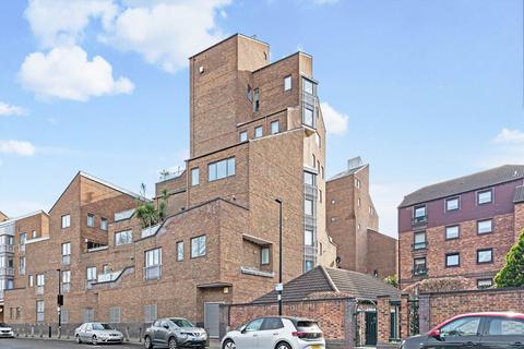 2 bedroom flat to rent, Cumberland Mills Square, London E14