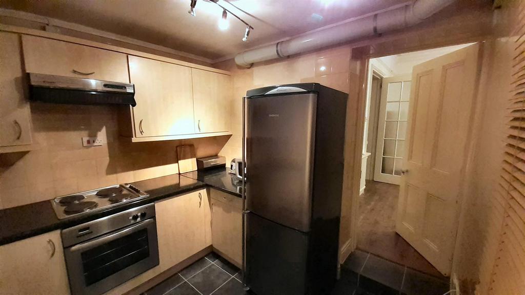 11 Waldrist Kitchen photo2.jpg