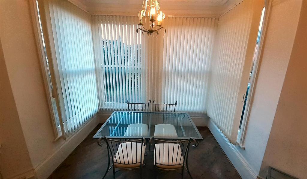 12 Waldrist Dining Area.jpg