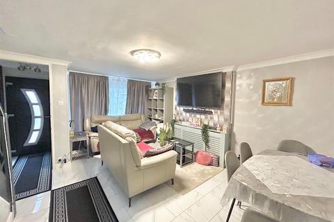 3 bedroom mews for sale, Alpine Drive, Leigh