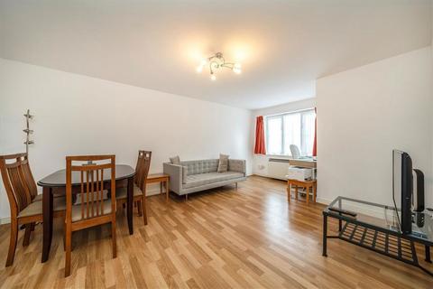 2 bedroom flat to rent, Dairyman Close, London NW2