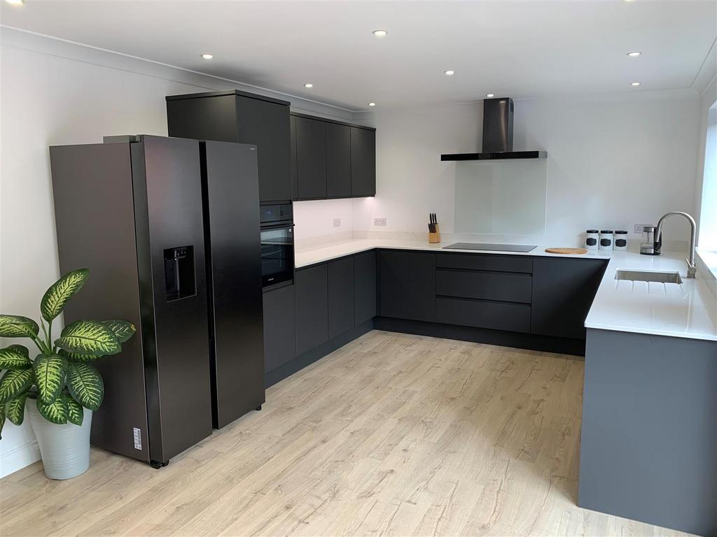 1. kitchen.jpg