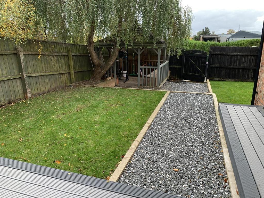 1. garden.jpg