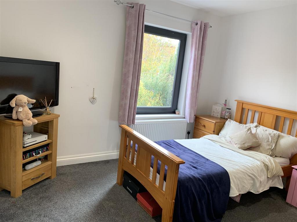 1. bedroom 2.jpg