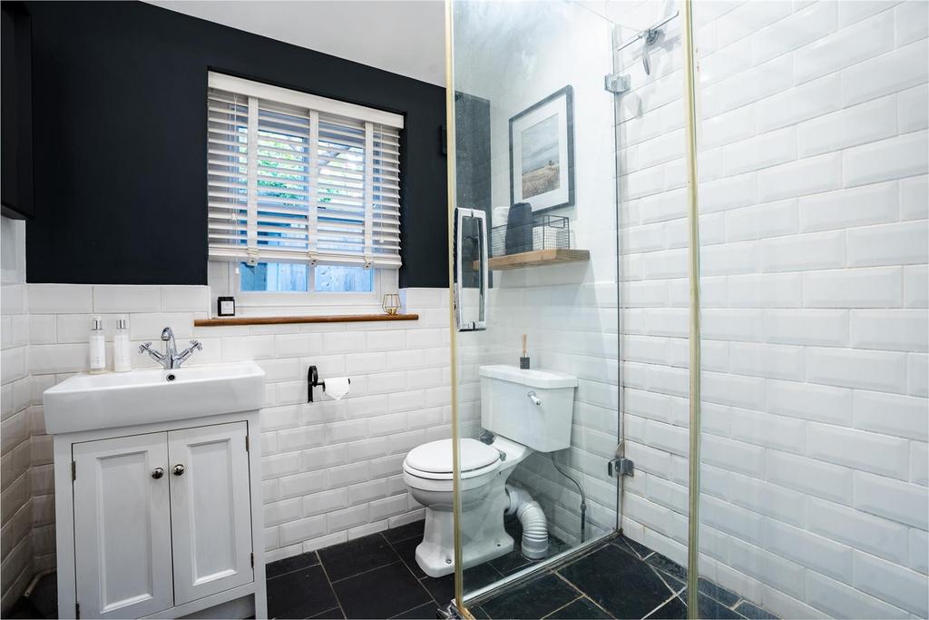 Shower Room.jpg