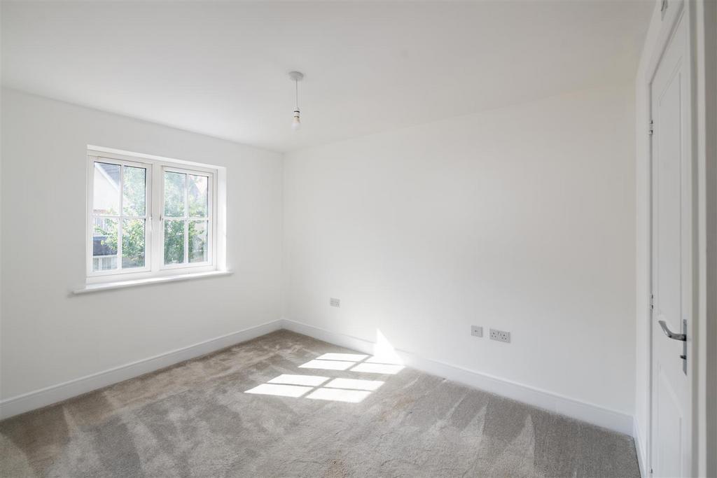 134 Brookfield Drive internals-4.jpg