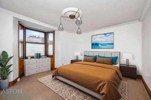 2 bedroom flat to rent, Terminus Road, Brighton BN1