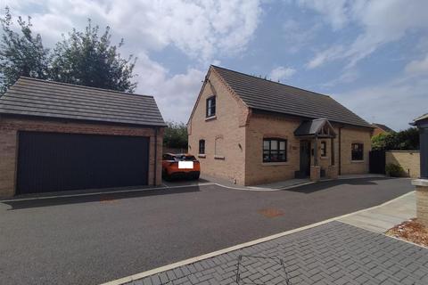 3 bedroom detached house for sale, Orchard Close, Crowland PE6