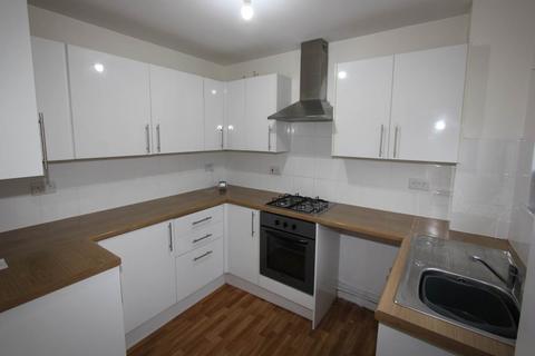 3 bedroom detached house to rent, Pembroke Place, Boverton, Llantwit Major