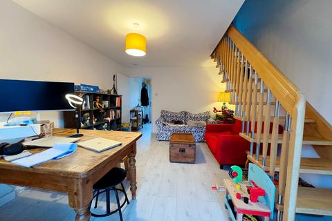 2 bedroom terraced house for sale, Swansfield, Lechlade, Gloucestershire, GL7
