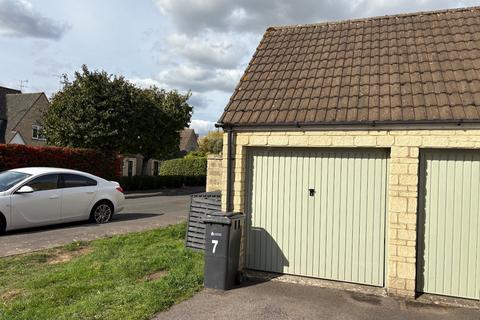 2 bedroom terraced house for sale, Swansfield, Lechlade, Gloucestershire, GL7
