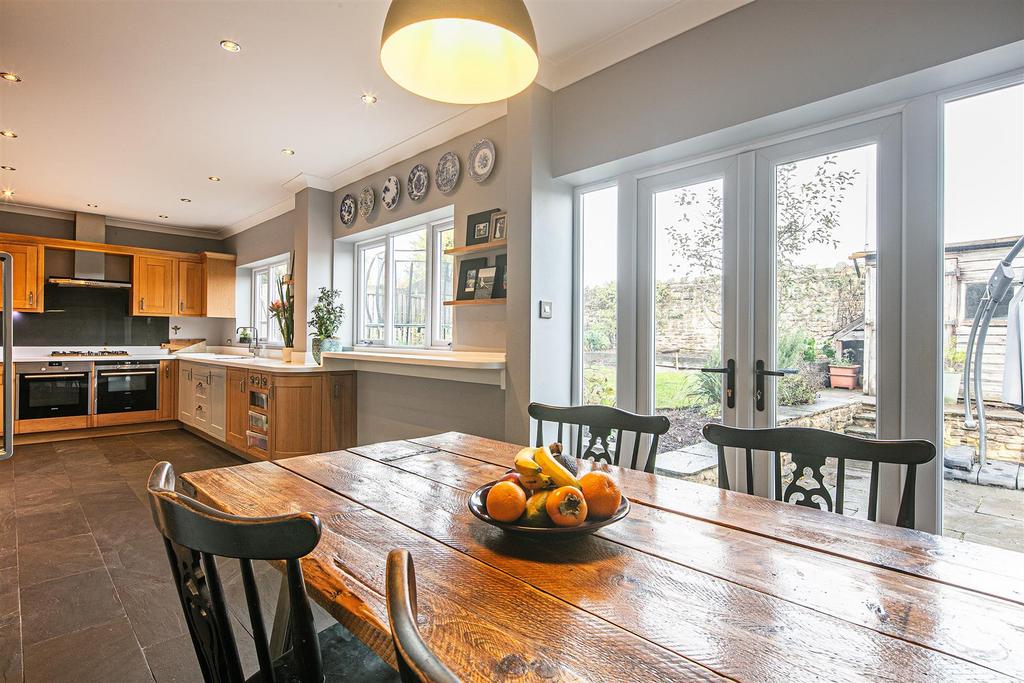 Dining kitchen