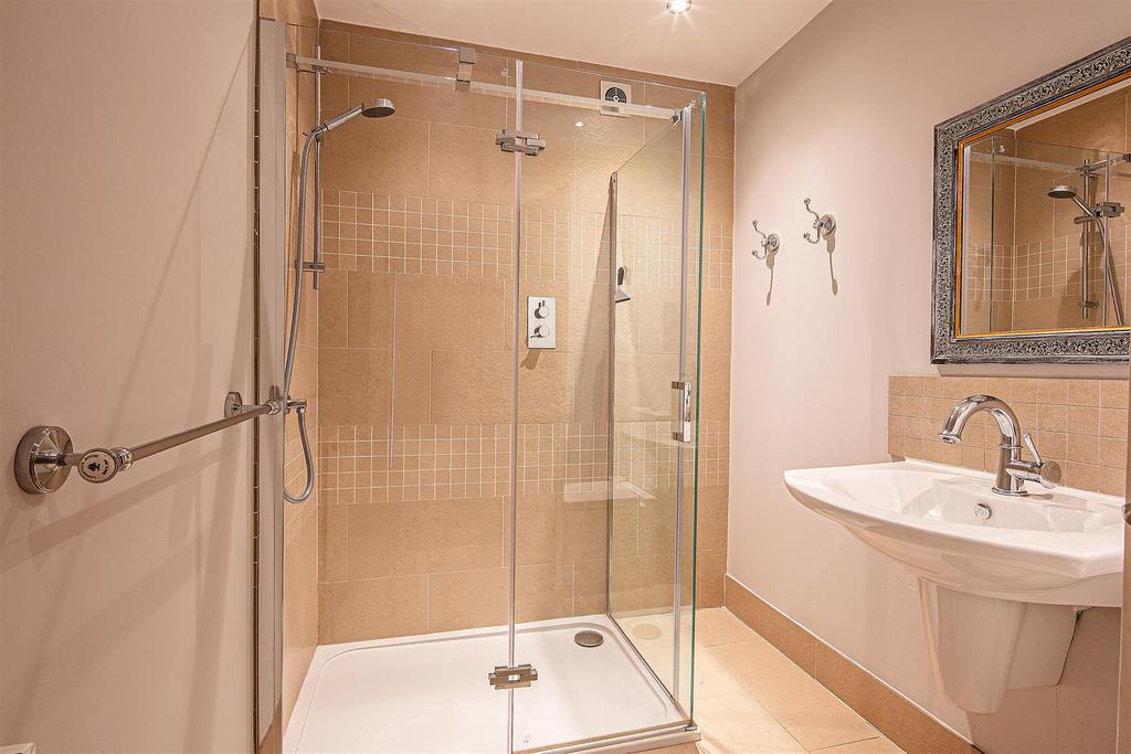 Ensuite