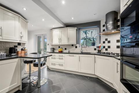 3 bedroom detached house for sale, Windmill Avenue, Belper DE56