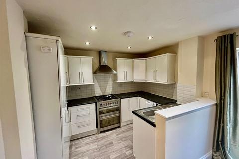 2 bedroom house for sale, Blackpool Road, Ashton-On-Ribble, Preston