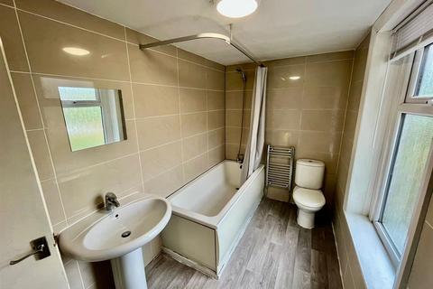 2 bedroom house for sale, Blackpool Road, Ashton-On-Ribble, Preston