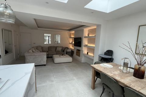 undefined, Twickenham TW2