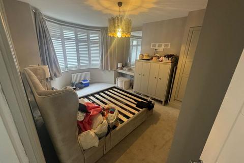 169 Whitton Road, Twickenham, TW2 7QZ