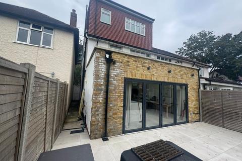 169 Whitton Road, Twickenham, TW2 7QZ
