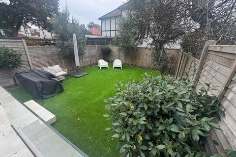 169 Whitton Road, Twickenham, TW2 7QZ