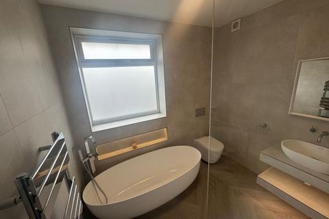 169 Whitton Road, Twickenham, TW2 7QZ