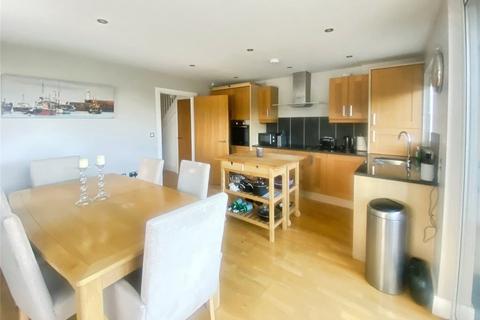 4 bedroom semi-detached house to rent, Heron Square, Newport, Isle of Wight, PO30