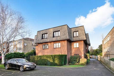 undefined, High Road, London N20