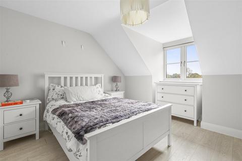 undefined, Amersham Road, Hazlemere HP15